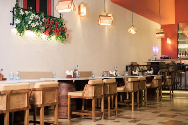Say Fontina interior details
